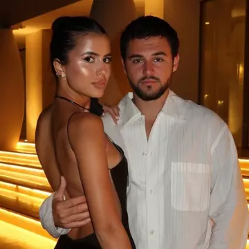 Mario Fresh, din vacanță, direct la spital. Ce a pățit cântărețul la Paris și cum a apărut alături de iubita lui 