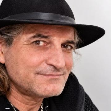 Actorul Sergiu Aliuș a murit la 65 de ani. Mesajul emoționant al apropiaților. "Ne este greu să ne imaginăm că nu va mai fi printre noi!"