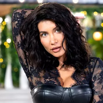 Tina Ulmeanu, dezvăluiri cutremurătoare. Concurenta de la Burlacii: Foc în Paradis a fost abuzată sexual în adolescență: „Am stat ani de zile în terapie”