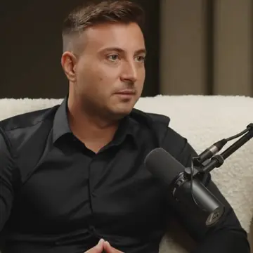 Valentin Sanfira, dezvăluiri rare despre viața personală, după divorțul de Codruța Filip. "Femeia de lângă mine să aibă tot ce-i trebuie!" Ce spune despre fostele iubite
