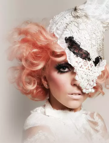 Lady Gaga planuieste o nunta tematica