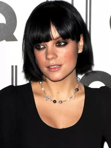 Lily Allen asteapta un baiat