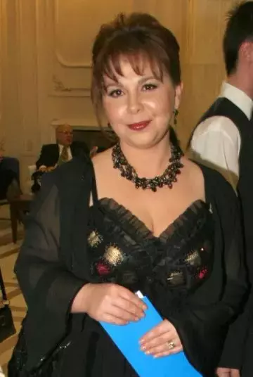 Ce-face-astazi-Mirela-Stoian.-Lila-din-„Vacanta-mare-s-a-retras-din-viata-publica-3