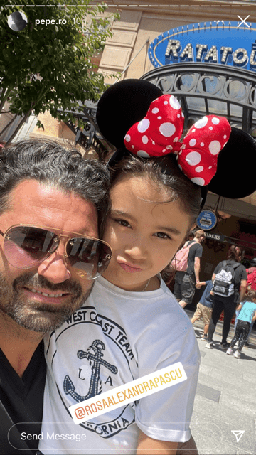 pepe_distractie_la_paris_cu_fetele_si_noua_iubita_3