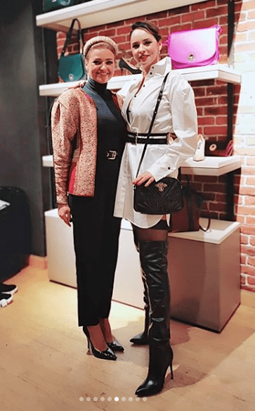 Andreea Marin sexy, cu sutienul la vedere