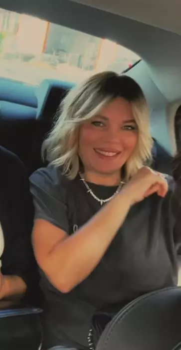gina-pistol-coldplay