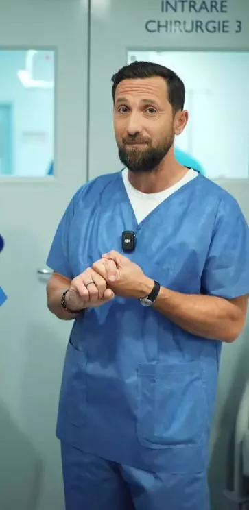 dani otil in halat de spital