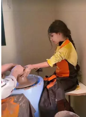 Madalina-Ghenea-Charlotte-3