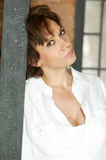 oana-pellea-821164l-600x0-w-f1c0e0d7