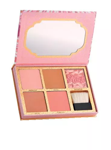 Paletă blush Cheekathon, Benefit, 277 lei (disponibil Sephora)