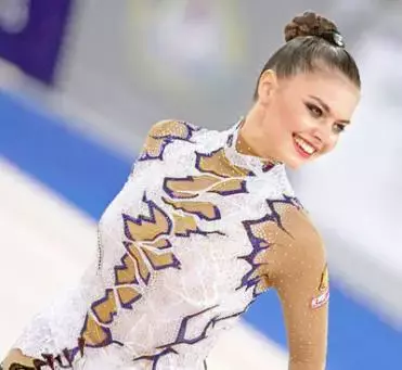 cine-este-Alina-Kabaeva-presupusa-iubita-alui-Vladimir-Putin-14