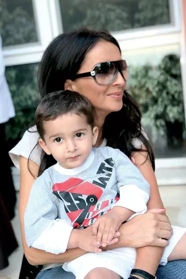 Mihaela-Radulescu-si-Ayan-2006