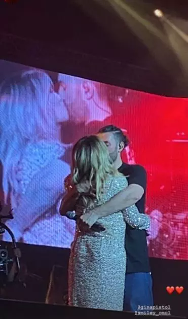 Gina-Pistol-a-cantat-alaturi-de-Smiley-la-concertul-din-seara-de-31-mai-4