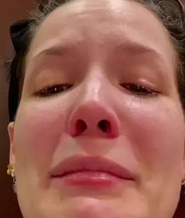 halsey-cu-ochii-in-lacrimi