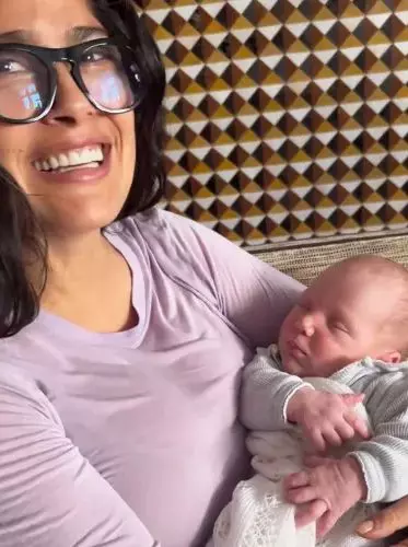 salma hayek cu nepotelul
