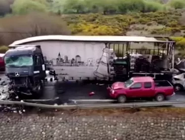 Accident grav pe o autostrada din Chile: zeci de mașini s-au ciocnit (VIDEO)