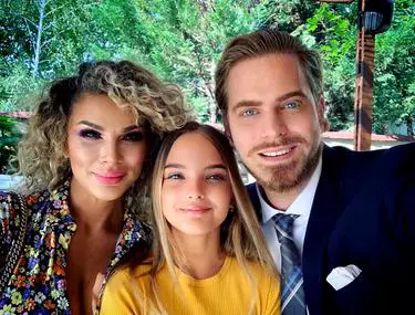 alina-laufer-si-fiica-karina