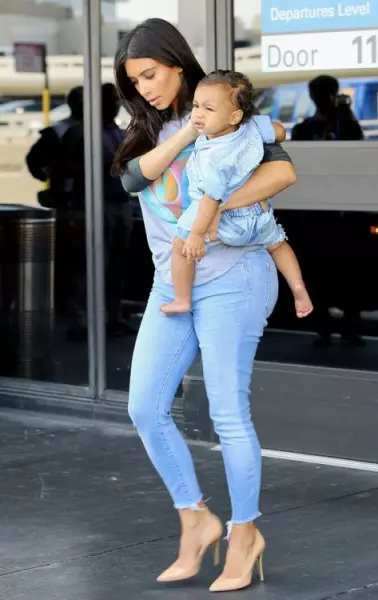 Kim_Kardashian_08.jpg