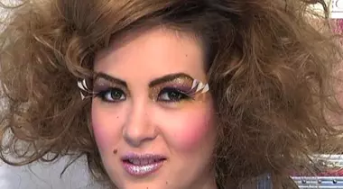Cum transformi un machiaj de seară în unul extravagant