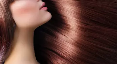 VIDEO: Învaţă cum să îţi prepari o mască naturală pentru păr. Reţetă minune!