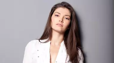 Making of: Alina Puşcaş pe coperta revistei Unica de ianuarie