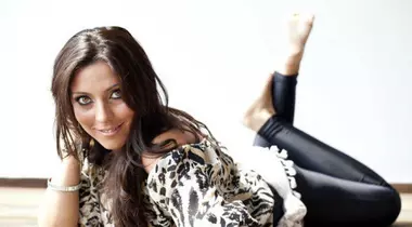 Andreea, castigatoarea unei operatii de marire a sanilor INAINTE