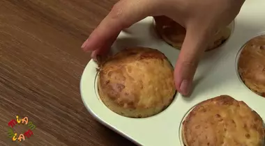 MIAM-MIAM! Brioșe cu brânză