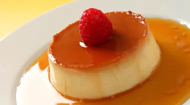 MIAM MIAM. Flan de lapte cu caramel