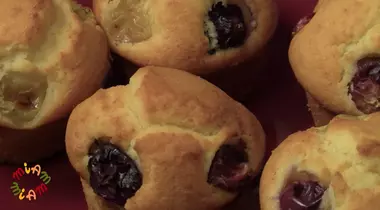 MIAM-MIAM! Brioșe cu struguri