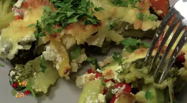 MIAM-MIAM! Legume gratinate cu bacon
