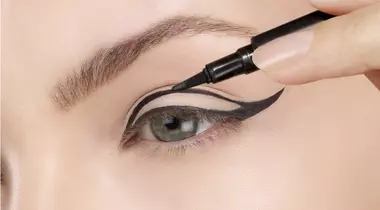 10 eyelinere pentru acest sezon