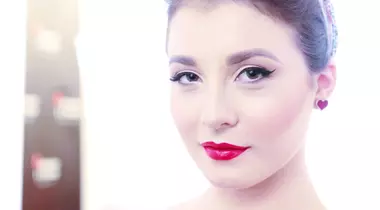 Cum îți faci un machiaj pin-up