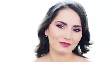 Cum transformi un machiaj de zi într-unul de seară