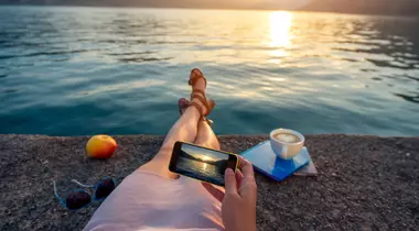 Patru moduri prin care te afectează lumina albastră a ecranelor digitale