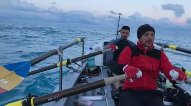 Primii români care au traversat Atlanticul vâslind. Află ce recorduri au doborât