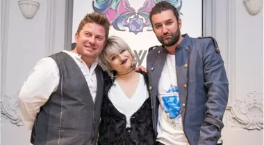 Ea îi îmbracă pe Smiley și pe Pavel Bartoș! Acum și-a lansat propria colecție!