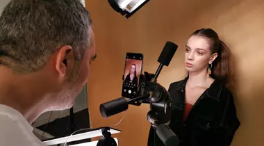 Află ce se întâmplă în culisele editorialelor de fashion&beauty de la Unica – Making Of Unica de iunie 2019