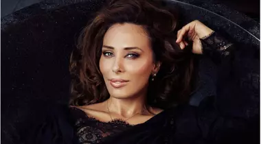 Iulia Vântur cântă în hindi o melodie de dragoste
