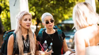 Alina Ceușan și Carmen Grebenișan: „Păi doar ce-or face dacă n-ar avea două blonde în emisiune?”