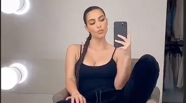 Cele mai noi selfie-uri ale vedetelor