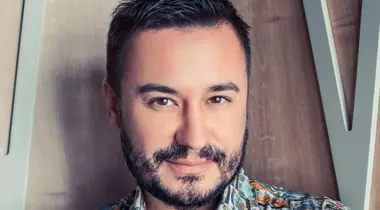 Se mai poartă extensiile de păr? Hairstylistul răspunde