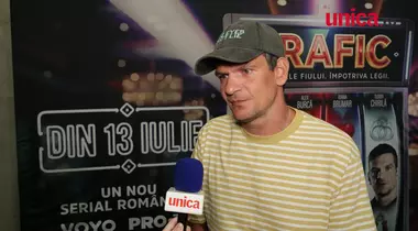„«Copiii se sărută în somn.» E o prostie. Copiii trebuie să-i săruți și să le spui «te iubesc» și «am încredere în tine» în orice moment”. Tudor Chirilă, dezvăluiri despre serialul „Trafic” și despre cum își crește cei doi copii / Exclusiv