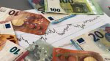 Imobiliare.ro Finance: Ce consecințe are creșterea cursului valutar asupra creditelor: locuințe mai scumpe, mai mulți bani aduși de acasă și rate mai mari 