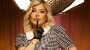 Loredana Groza, transformare totală de imagine. Artista a renunțat la blond și a apărut cu păr scurt brunet