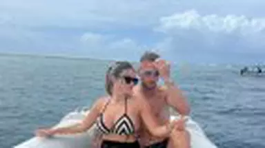 Imagini rare din vacanța de lux a fotbaliștilor! Soțiile lui Florinel Coman, Florin Tănase și Denis Drăguș au făcut senzație în costume de baie