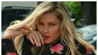 Lora, în lacrimi la TV. Dezvăluirea dureroasă despre pierderea mamei și criza existențială prin care trece: „Nu mai am motivație, trag de mine'