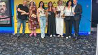 Comedie cu bucluc: zâzanie şi nemulţumiri în distribuţia filmului „MĂ MUT LA MAMA' 