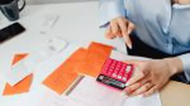 Un nou standard al pieței muncii: provocările transparenței salariale