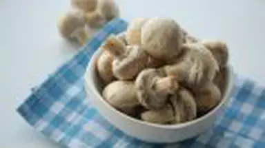 Ciupercile champignon și pleurotus nu trebuie spalate niciodată sub jet de apă! Cum trebuie procedat corect