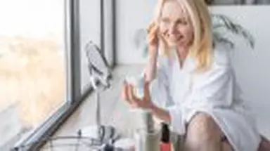 Secretul pielii tinere? Nu este doar colagenul. Specialistul dermatolog ne arată cum să încetinim îmbătrânirea tenului
